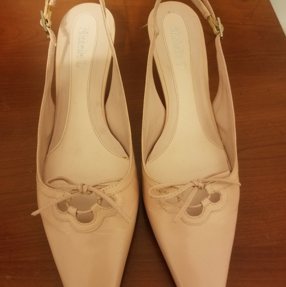 Pink pointy toed slingback
